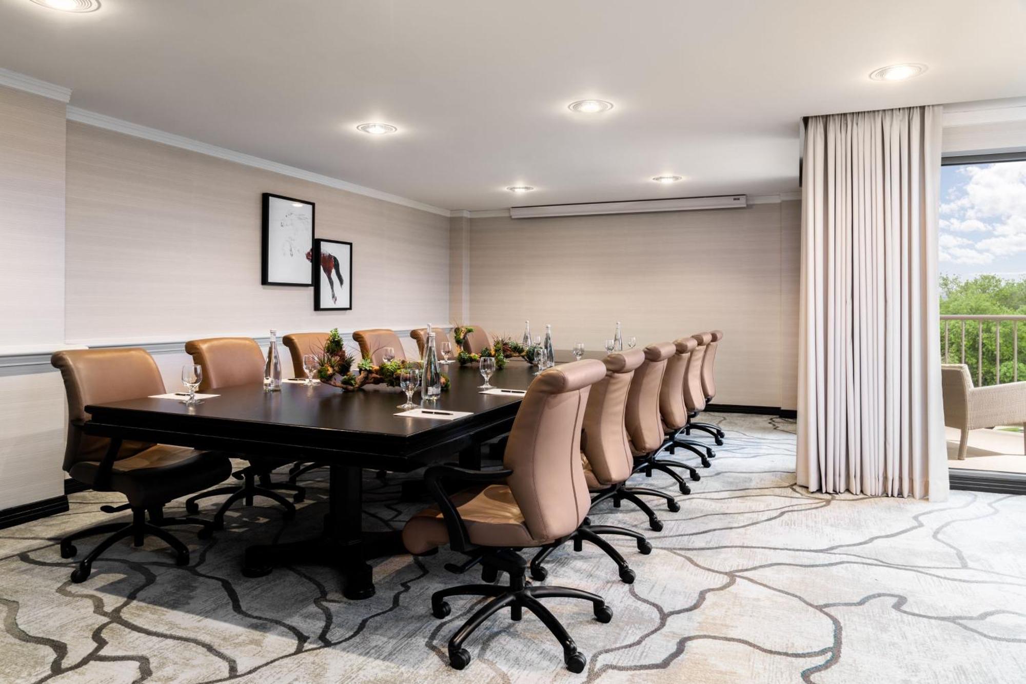 The Ritz-Carlton Dallas, Las Colinas Ирвинг Экстерьер фото